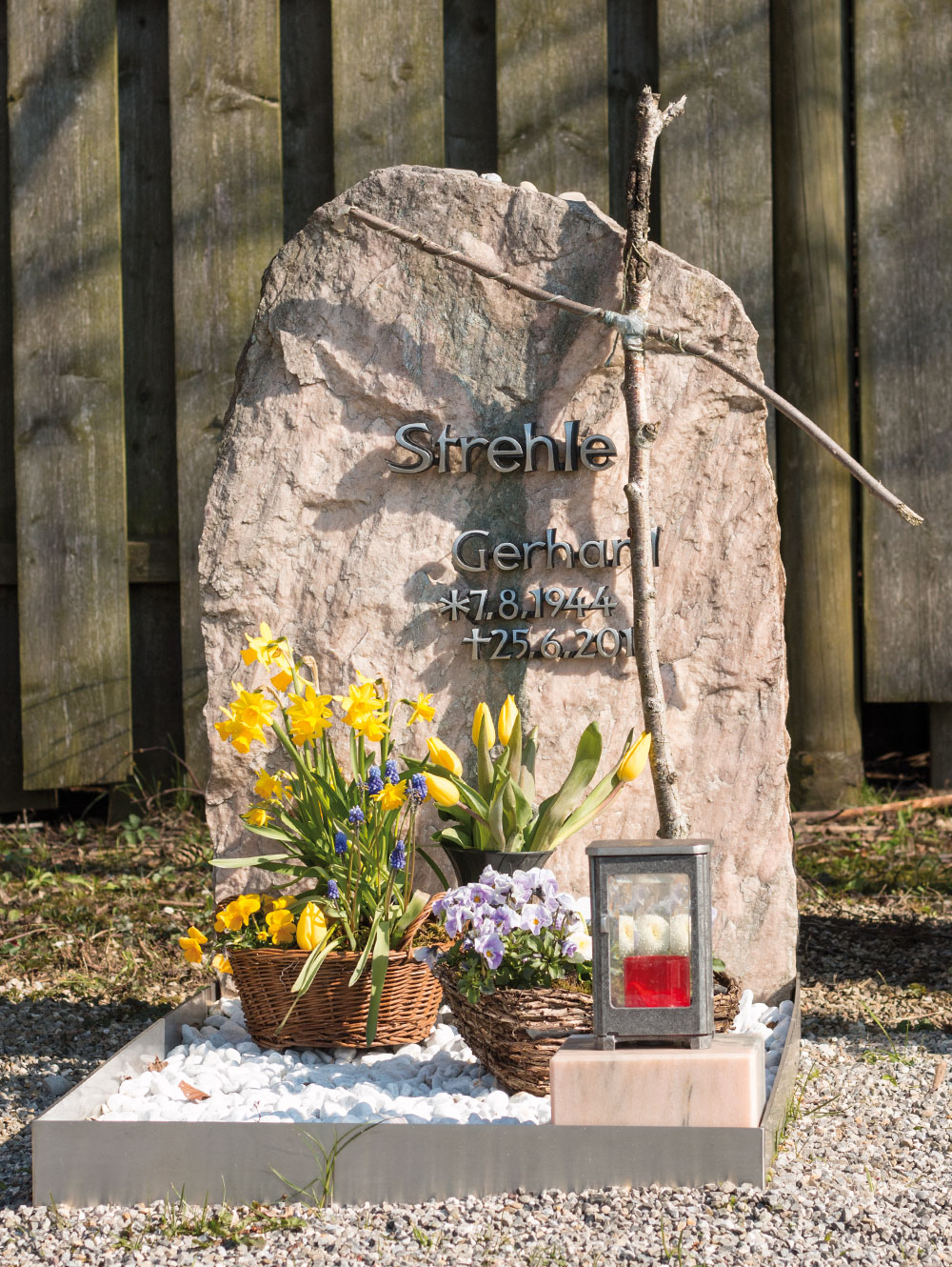 0010-grabstein-mosandl-steinmetz-strehle-1300