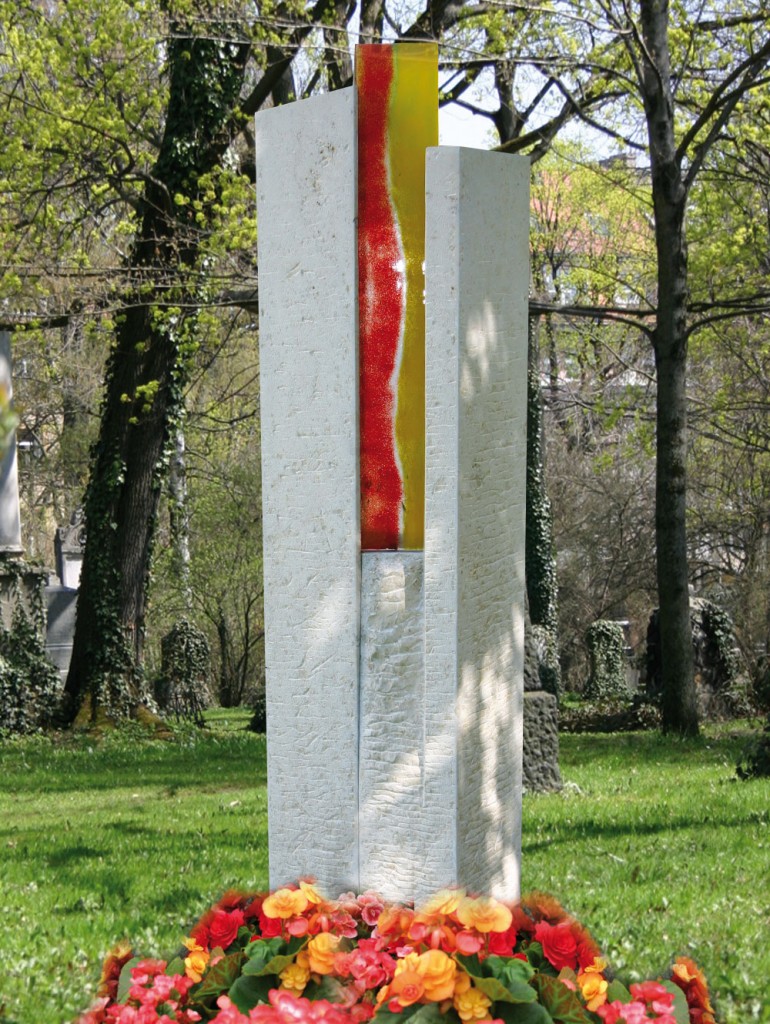 SteleGrabmal Steinmetz Mosandl Stein und Grafik