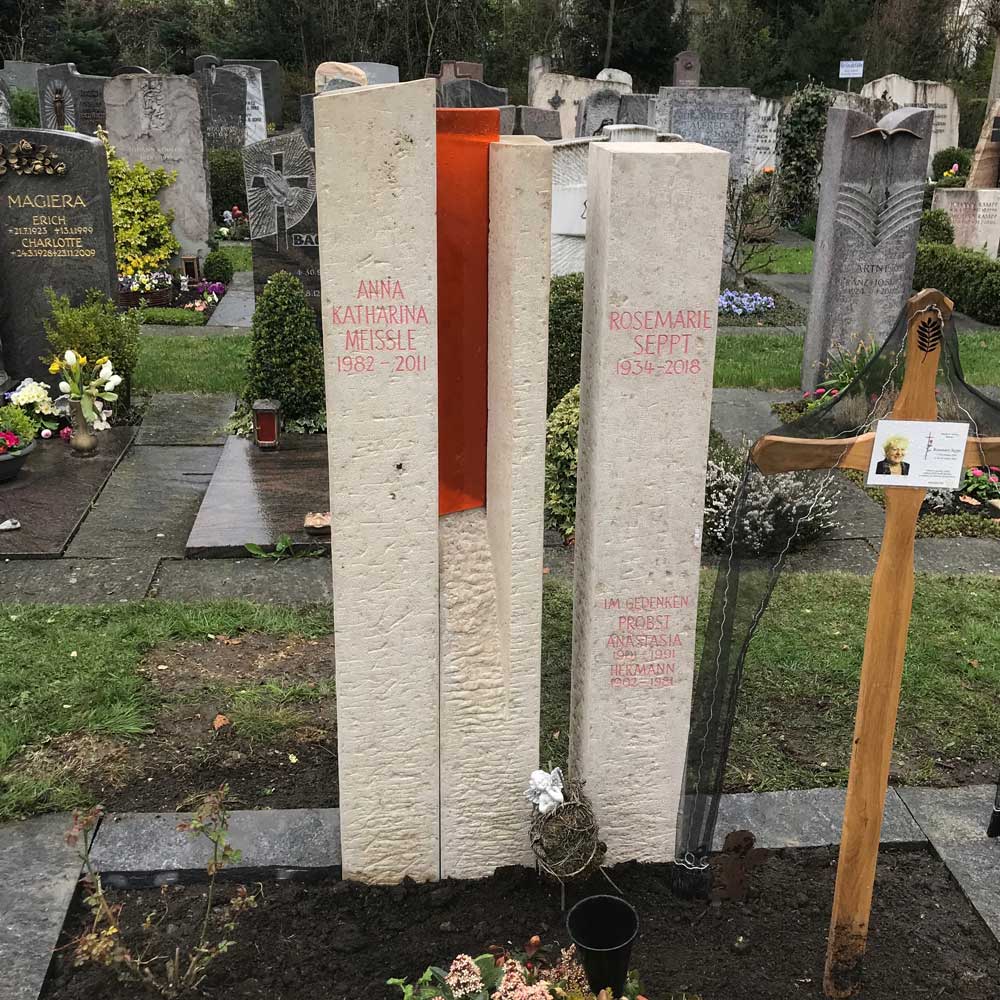 Grabstein Tor Steinmetz Mosandl | Stein und Grafik